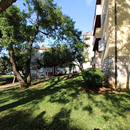 Apartment Agata In City Center Porec Ruang foto