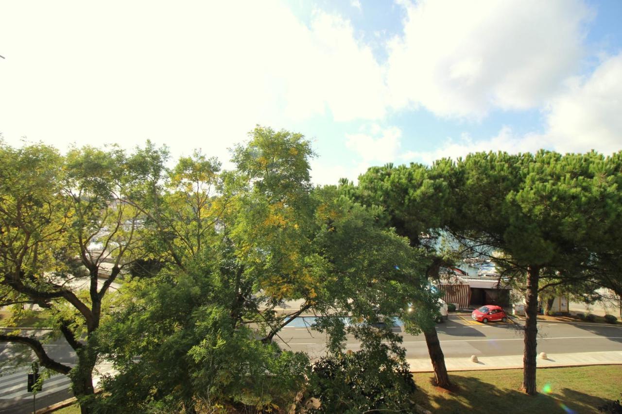 Apartment Agata In City Center Porec Bagian luar foto