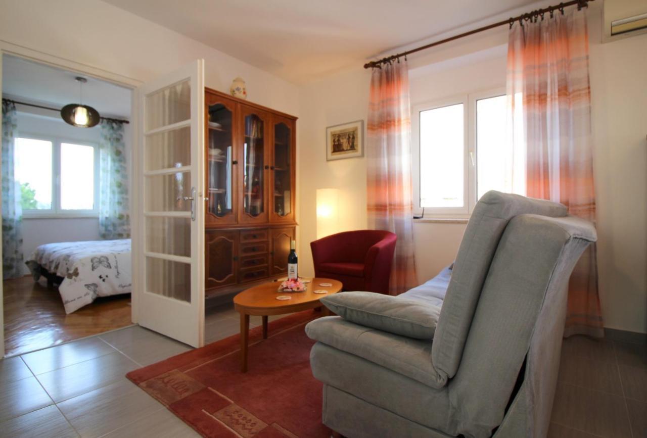 Apartment Agata In City Center Porec Bagian luar foto
