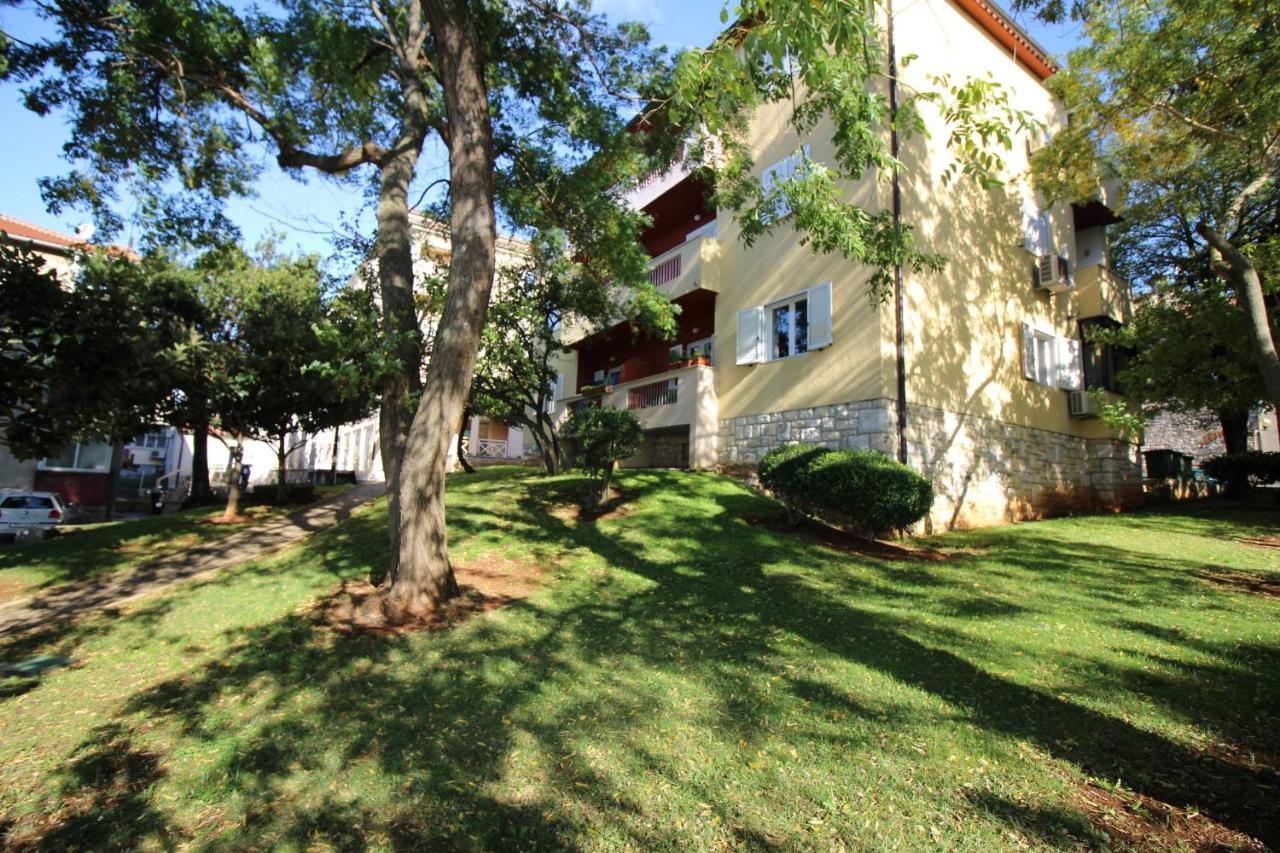 Apartment Agata In City Center Porec Bagian luar foto